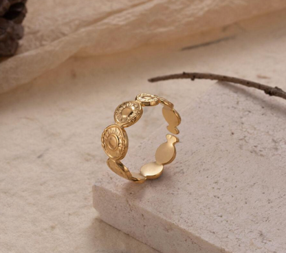 Medallion Ring