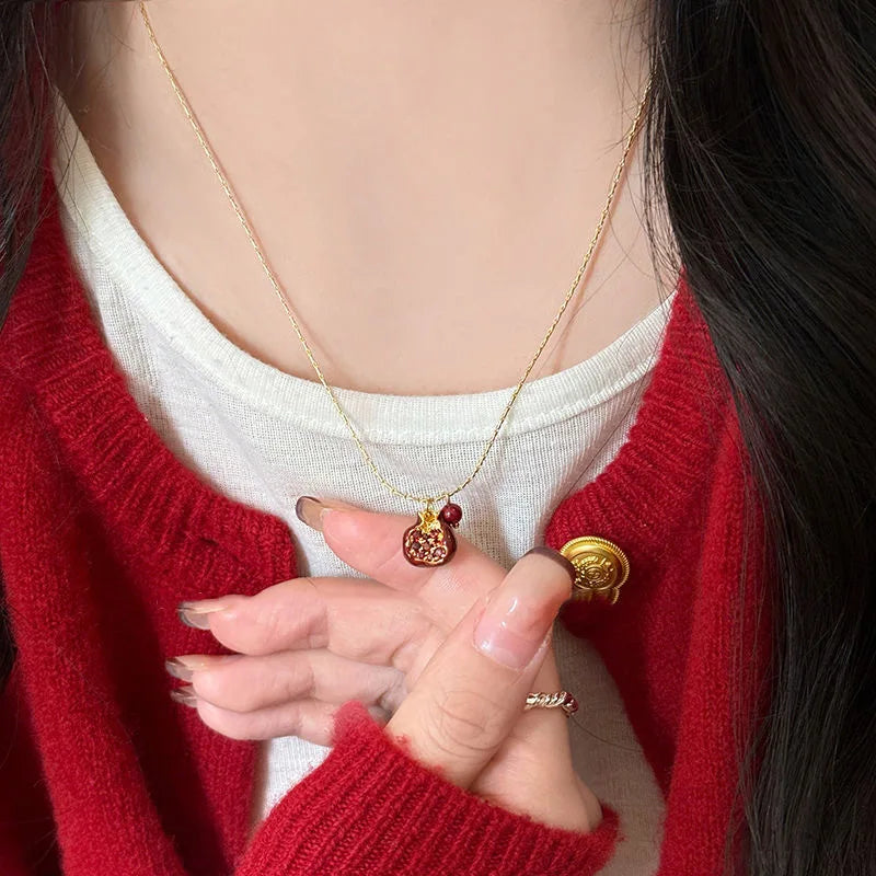 Pomella Pendant
